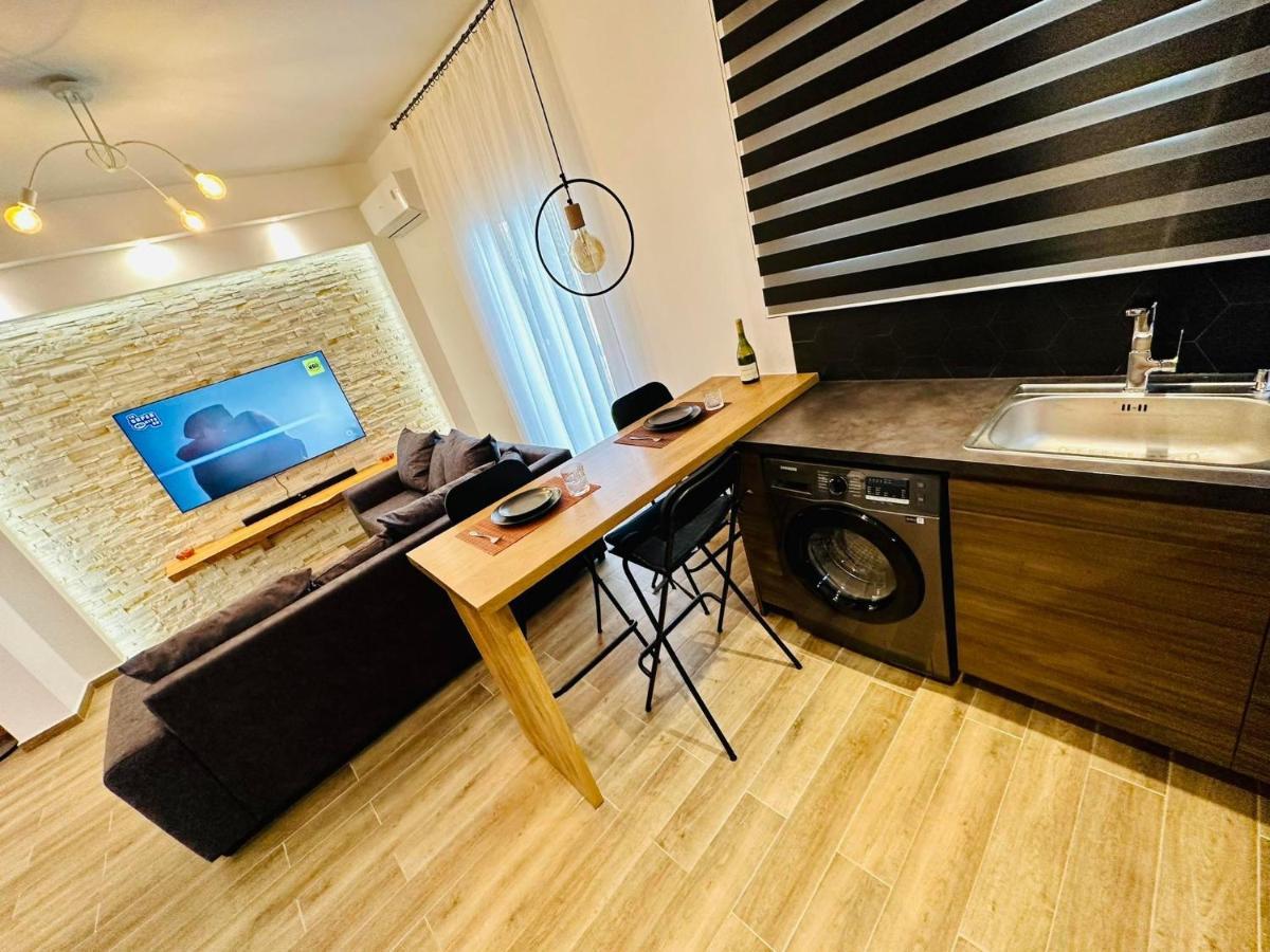 Apartment Dimitris Athena Bagian luar foto