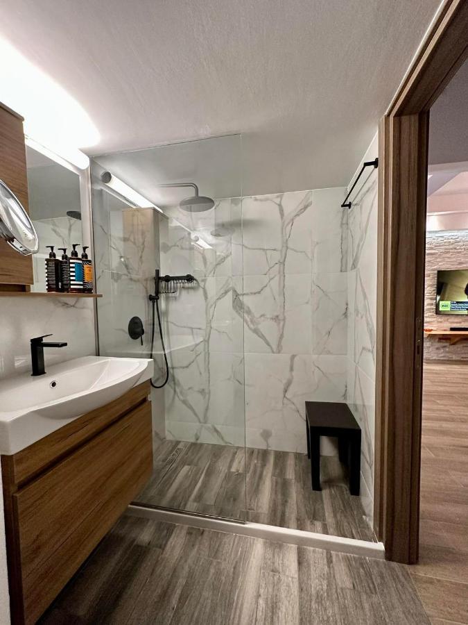 Apartment Dimitris Athena Bagian luar foto